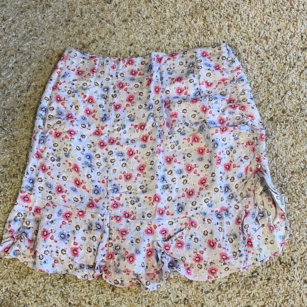 Adorable flowy floral skirt
